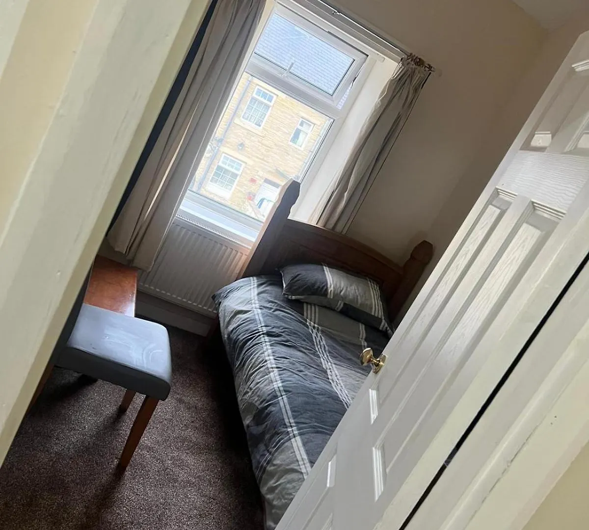 度假居 布雷得佛Two Bed Terraced House别墅 英国
